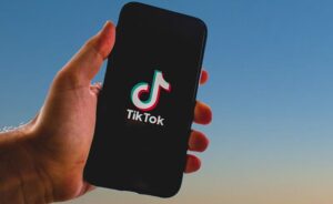 Strategi Kampanye TikTok Berbasis Konten Video Pendek untuk Memperluas Brand Awareness